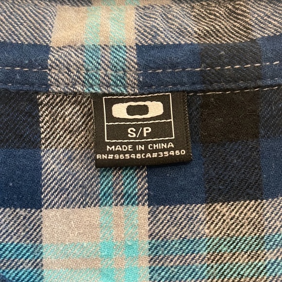 Oakley Flannel Button Down - Picture 2 of 3
